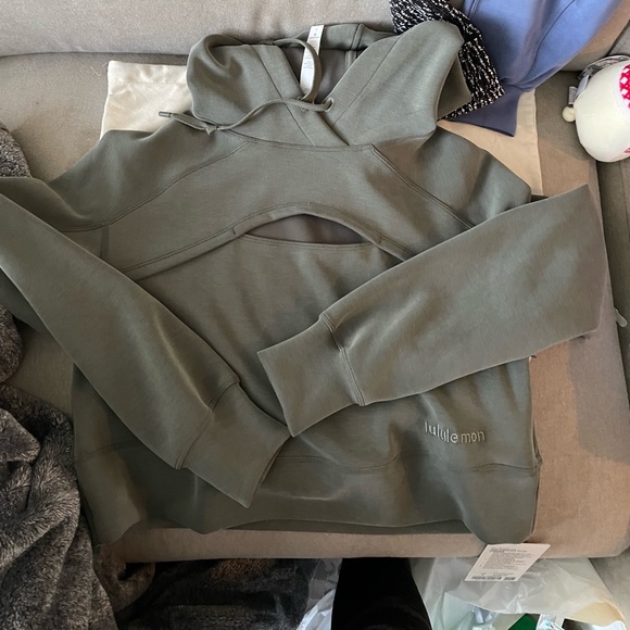 lululemon athletica Tops - Lululemon get centred crop hoodie